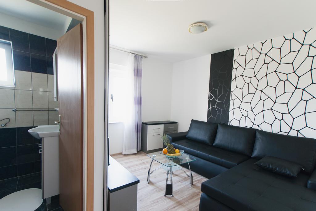 Apartments Toka 돈제페트레케인 객실 사진