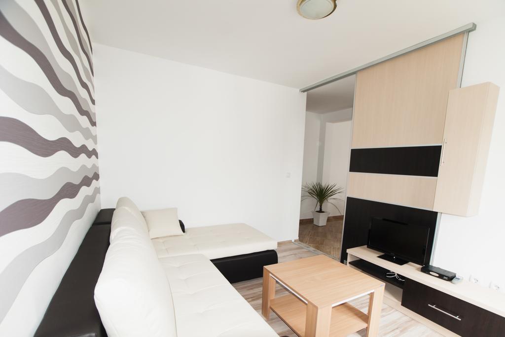 Apartments Toka 돈제페트레케인 객실 사진