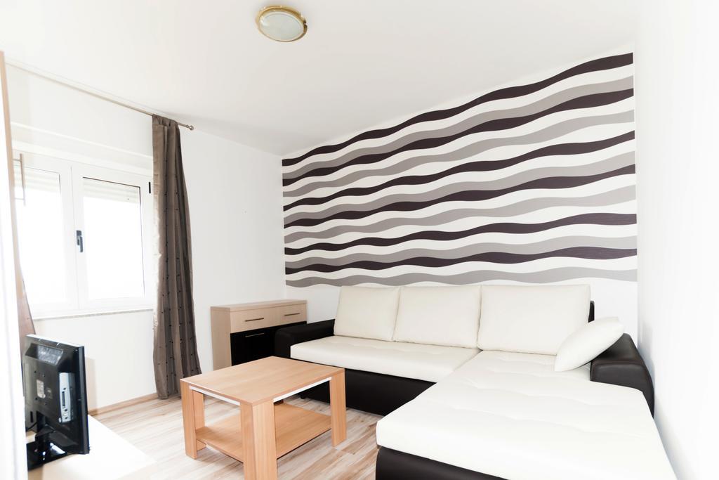Apartments Toka 돈제페트레케인 객실 사진