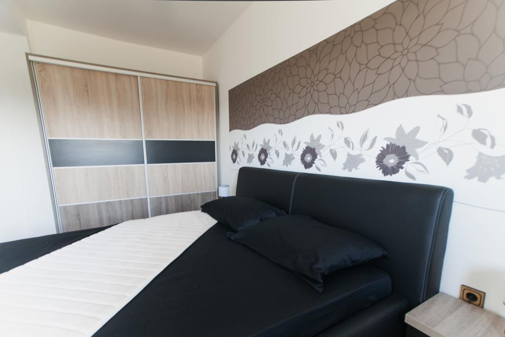 Apartments Toka 돈제페트레케인 객실 사진